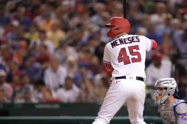 Joey Meneses conecta su cuarto cuadrangular en Grandes Ligas