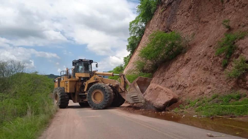 Lluvias provocan deslaves en caminos de Choix