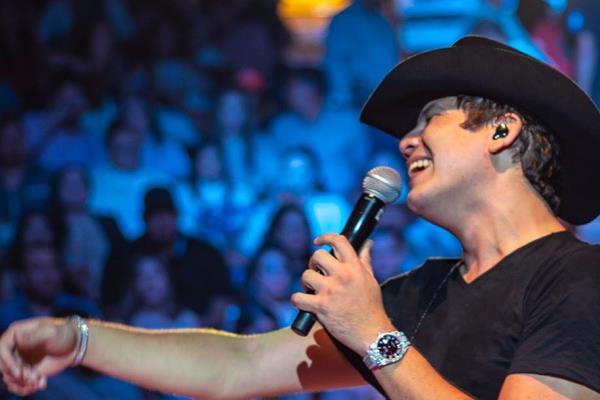 Remmy Valenzuela vuelve a Mazatlán en el Centro de Convenciones