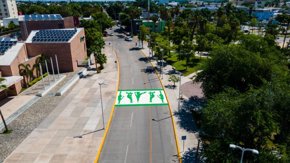 Danza del venado se apodera de cruces peatonales de Los Mochis