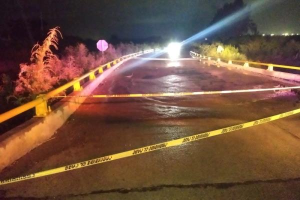 Cierran carretera paralela al Canal 7 por quebrantadura de asfalto