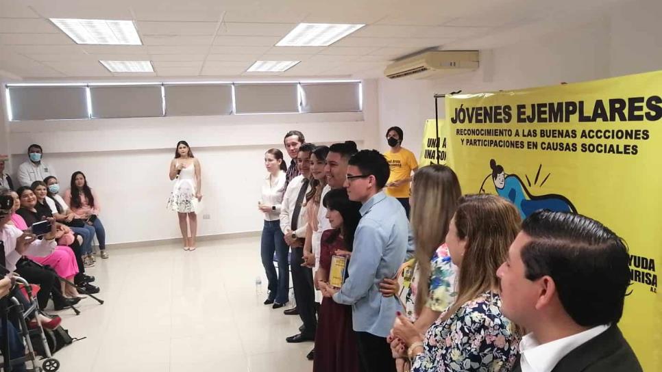 Reconocen a 50 jóvenes ahomenses por su labor de ayuda a la sociedad