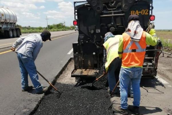 Intensifican trabajos para tapar baches en «La Costera» Benito Juárez