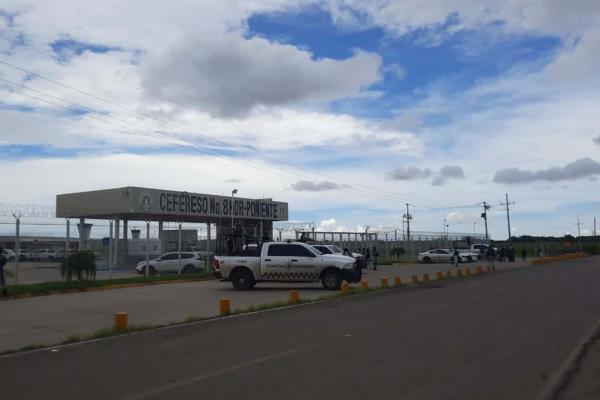 Trasladan a Guasave a integrantes del CJNG detenidos en motel de Culiacán