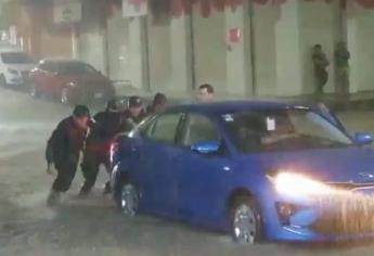 Lluvias en Culiacán sorprendieron a conductores: 9 autos quedaron varados