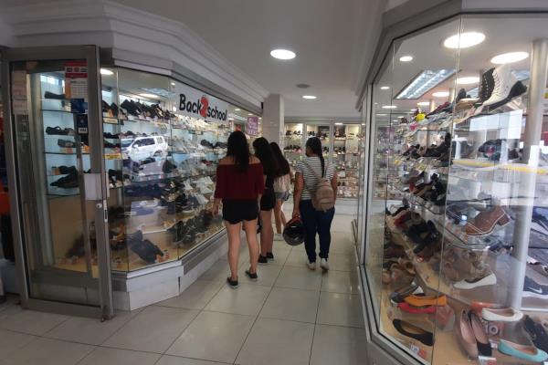 Se dispara 200 % la venta de calzado escolar y mochilas en Mazatlán