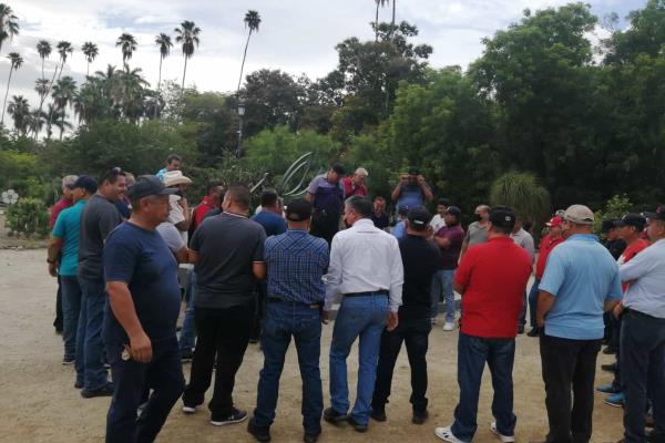Posponen reunión de policías jubilados que exigen incremento de sueldo