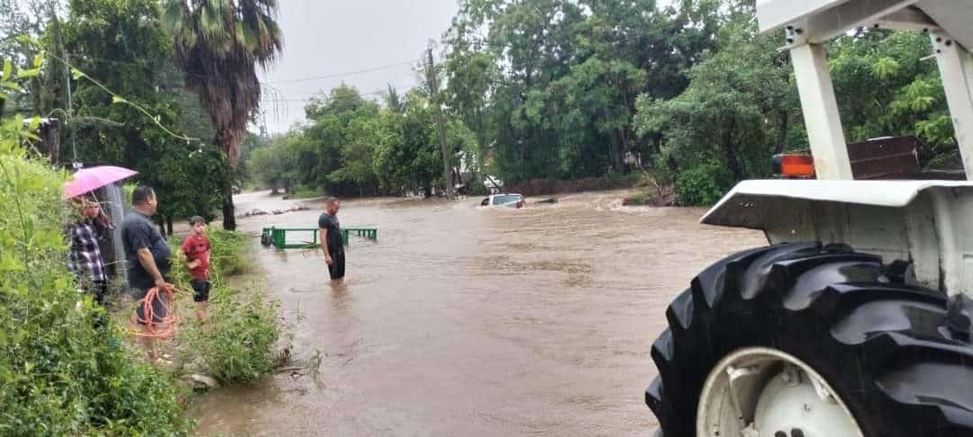 De nuevo Sinaloa de Leyva bajo el agua; alcalde llama a extremar precauciones