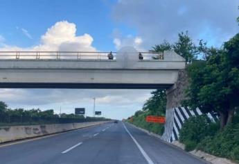 Evitan que mujer se lanzara de puente en la maxipista Mazatlán-Culiacán