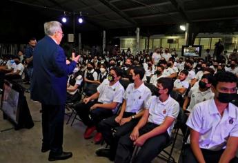 «Paciencia, hay recursos para reparar todas las escuelas en Sinaloa»: Rocha Moya