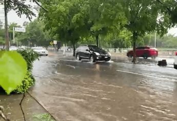 Azotan lluvias zona centro y oriente de Culiacán