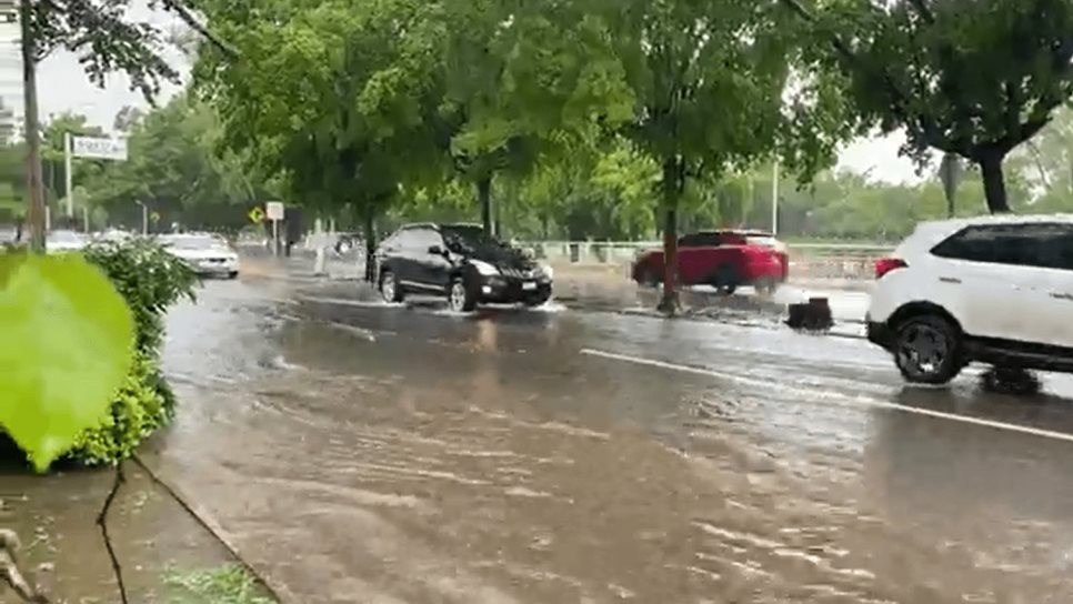 Azotan lluvias zona centro y oriente de Culiacán