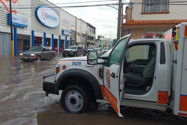 Con tormenta de rápida formación, podrían presentarse descargas eléctricas y fuertes rachas de viento: PC Estatal