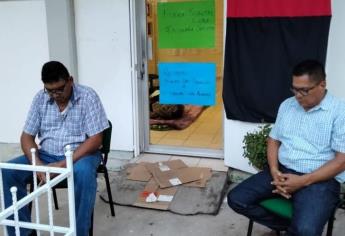 Maestros de Conalep finalizan toma de oficinas y huelga de hambre