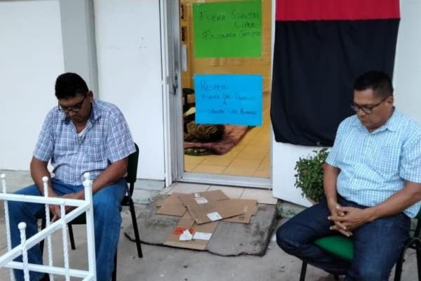 Maestros de Conalep finalizan toma de oficinas y huelga de hambre