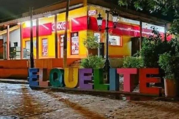Oxxo instalado en El Quelite, cambiará color para mantener las características del pueblo: Sedectur
