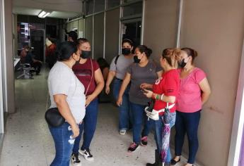 Protestan trabajadoras de empresa de limpieza de Los Mochis por falta de pago