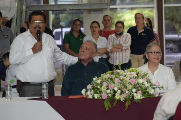 CBTA 25 recibe equipo de cómputo por parte de Gobierno del Estado