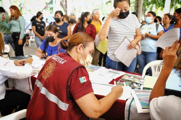 Programas para el Bienestar llega a Mochicahui, El Fuerte