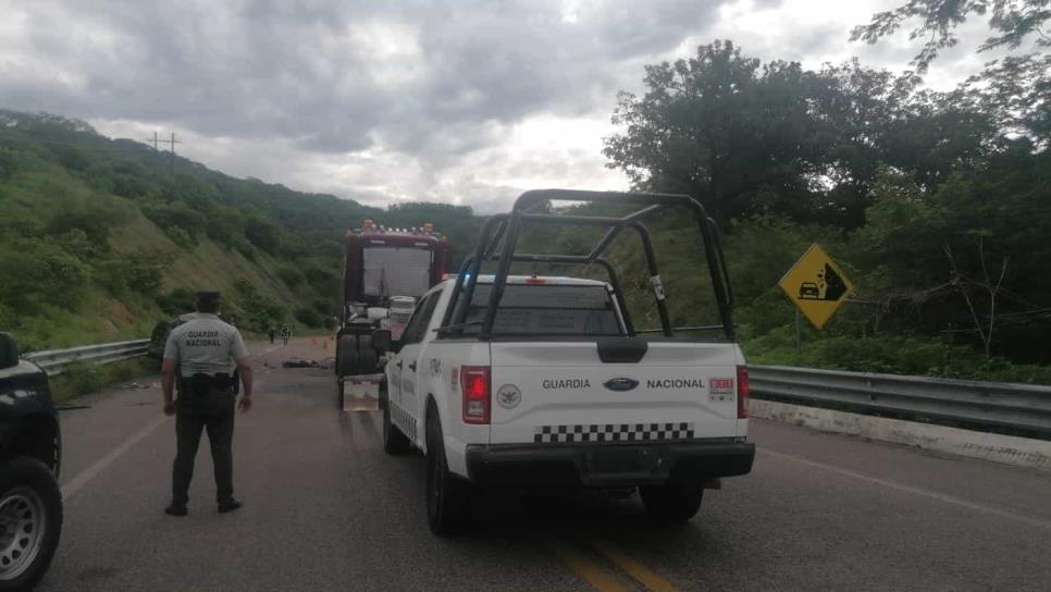 Choque frontal al sur de Sinaloa deja dos muertos y cuatro lesionados de gravedad