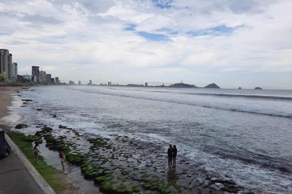 Ante fuerte oleaje, restringen el acceso a las playas de Mazatlán