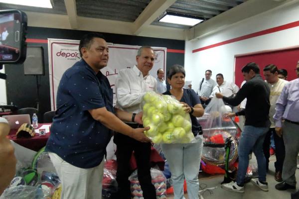 IMDA presenta nuevo modelo deportivo en Ahome y entrega material a escuelas