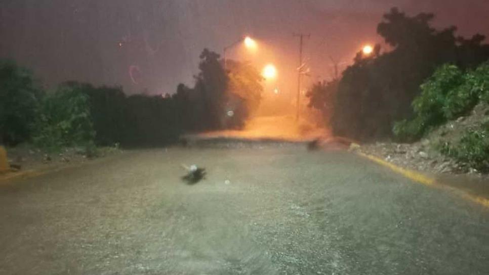 Lluvias por «Kay» en Mazatlán provoca desplome de puente en Villa Verde, sobre libramiento 2