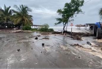 Se sale el mar en Mazatlán debido a la presencia del huracán Kay