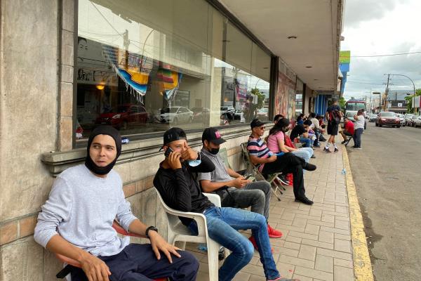 Desde ayer, acampan por boletos para el Palenque de Culiacán