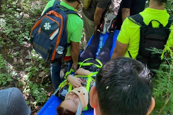 Mujer cae desde 6 metros de altura en las Cascadas de San Antonio