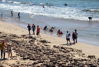 Playas de Mazatlán se reabren pero presentan secuelas del huracán Kay