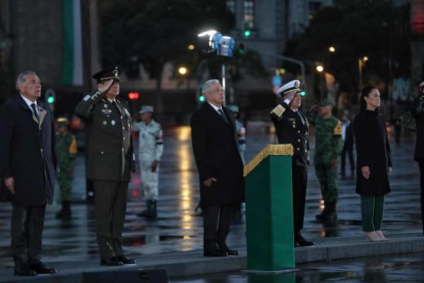 Presidente de México recuerda a víctimas de los sismos de 1985 y 2017