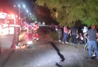 Vehículo embiste a pareja y se da a la fuga en la Mochis - El Fuerte