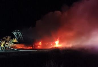 Se incendia góndola con mineral de hierro en el Valle del Carrizo