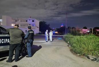 De cuatro balazos matan a mujer en la colonia Tierra Blanca, en Culiacán