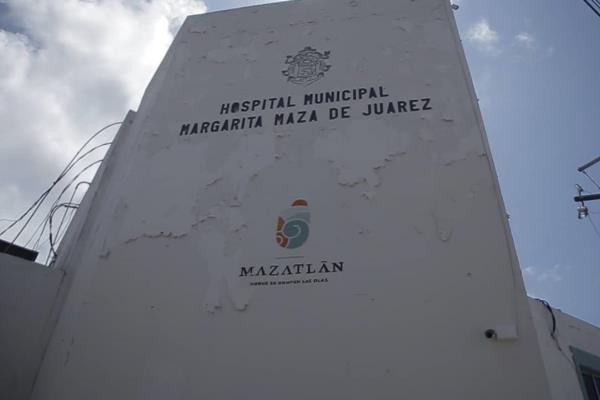 Por falta de licencia y deficiencias, Coepriss suspende quirófanos de «Hospitalito» de Mazatlán