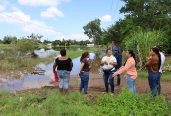 Entregan cheques de $5 mil a 38 familias de Dautillos, Navolato