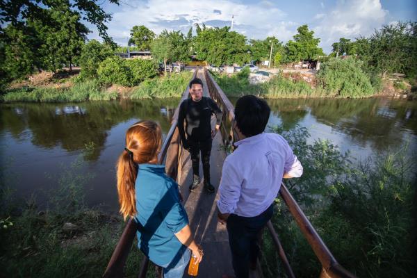 Juan de Dios Gámez atiende problemas de obra pública en Campo El Diez y Ejido El Quemadito
