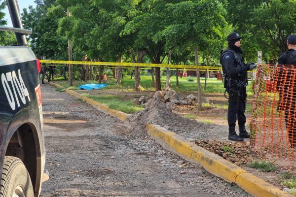 De dos balazos en la espalda matan a hombre en parque del fraccionamiento Nakayama, en Culiacán