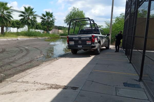 Sujetos roban el departamento de joyería de conocida tienda en Culiacán
