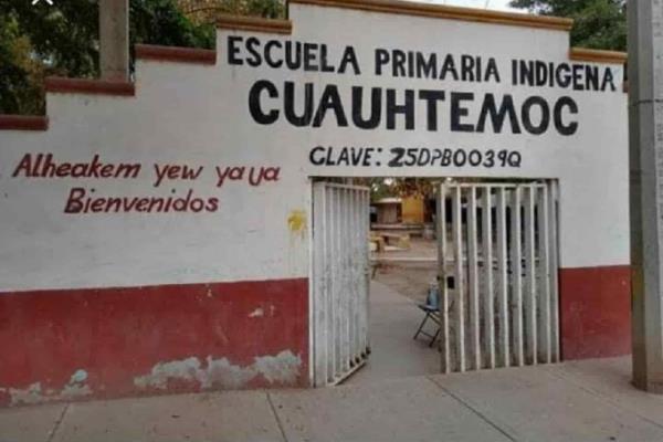 Alumnos de Goros reciben clases debajo de los árboles; no tienen luz; esperan ayuda
