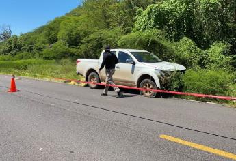 Accidente tipo volcadura deja daños materiales en el Poblado Las Milpas, El Salado