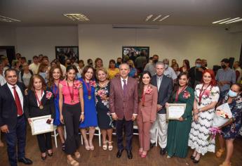 Reconocen con medalla «Lore de la Vega» a 7 mujeres ahomenses