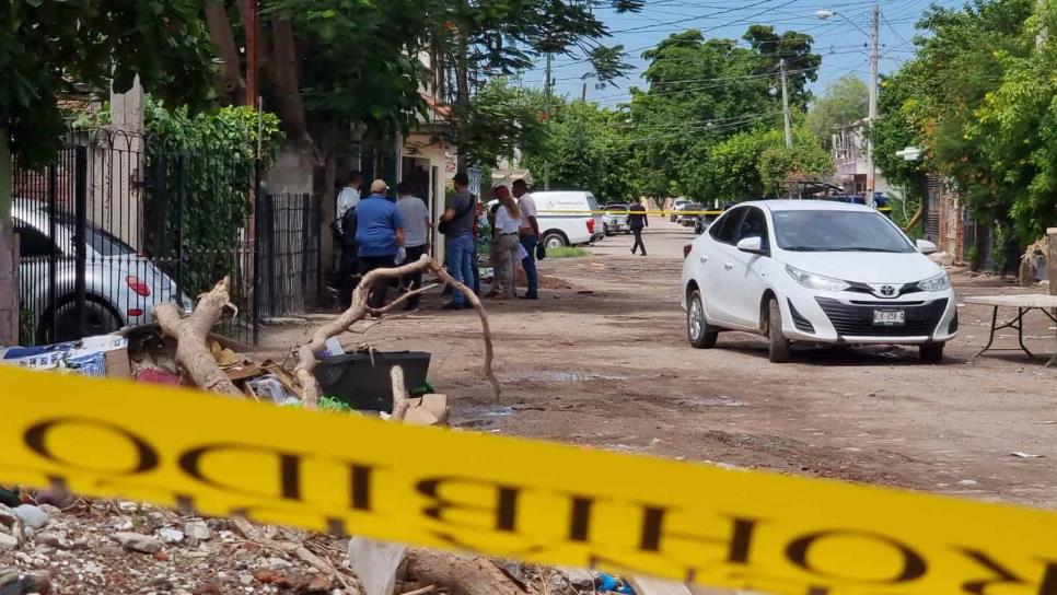 María Isidra recibió un balazo al dispararse el arma cuando golpeaban a su esposo