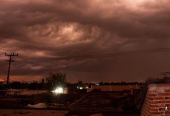 Fuertes vientos y lluvia dejan a sindicaturas y comunidades sin luz en Culiacán