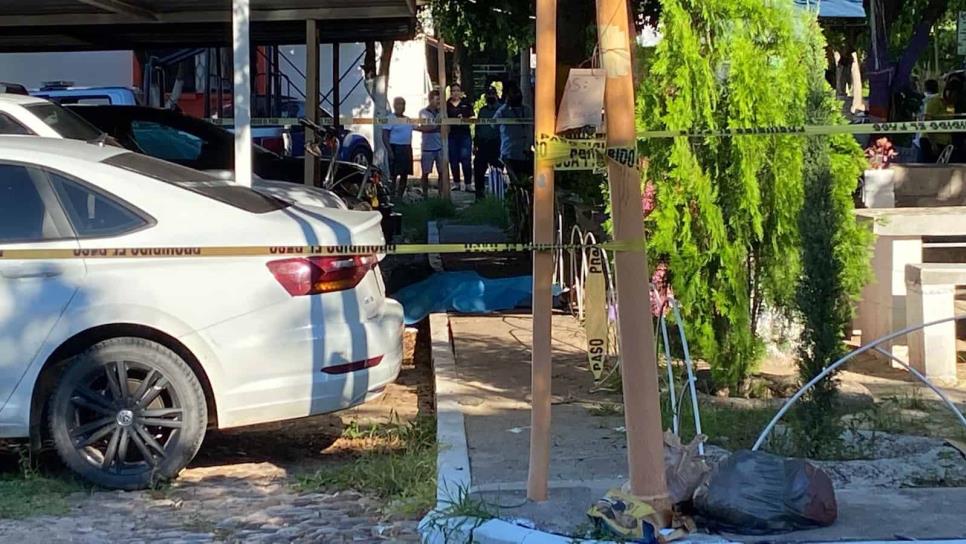 Asesinan a mujer frente al Botanico en Culiacán