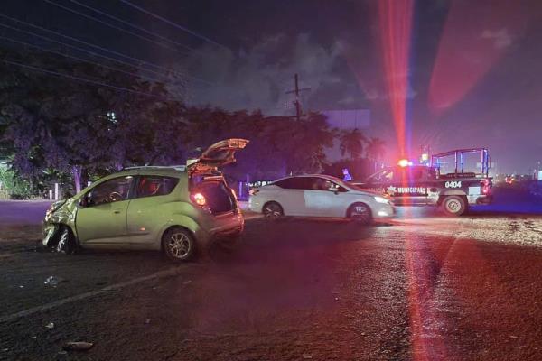 Tres mujeres lesionadas deja accidente en el cruce de La 20 y la Culiacán-Eldorado