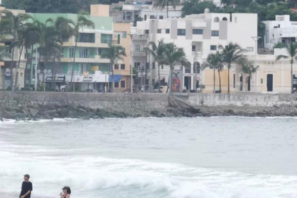 Restringen playas de Mazatlán a bañistas y embarcaciones menores