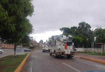 Llegan al sur de Sinaloa 105 grúas de CFE para restablecer el servicio de energía eléctrica