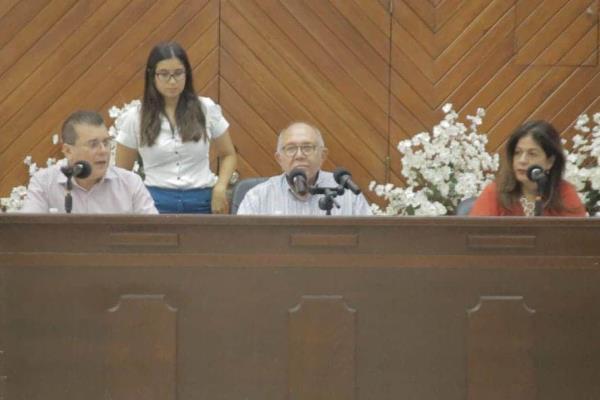 La gente está inconforme con gobiernos anteriores no conmigo: «Químico»